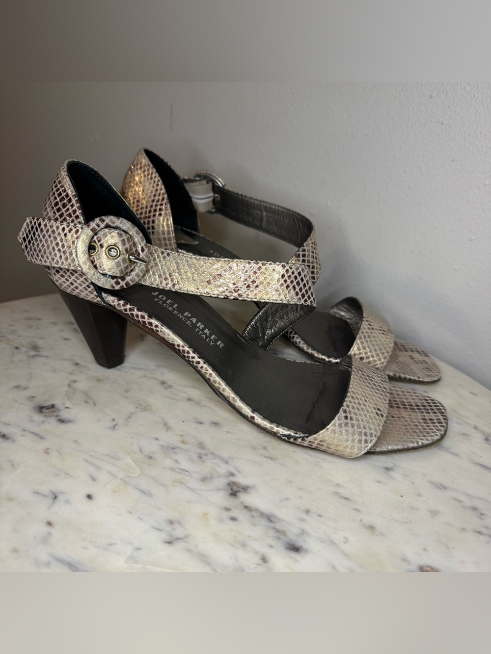 Joel Parker Florence Italy Sandals Size 8 B
Leather Heel silver shoes